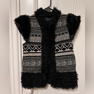 Romeo & Juliet Couture knitted Vest - one size